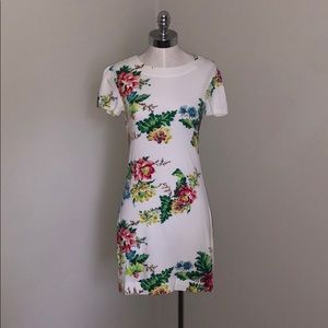 French Connection floral t-shirt dress 💐